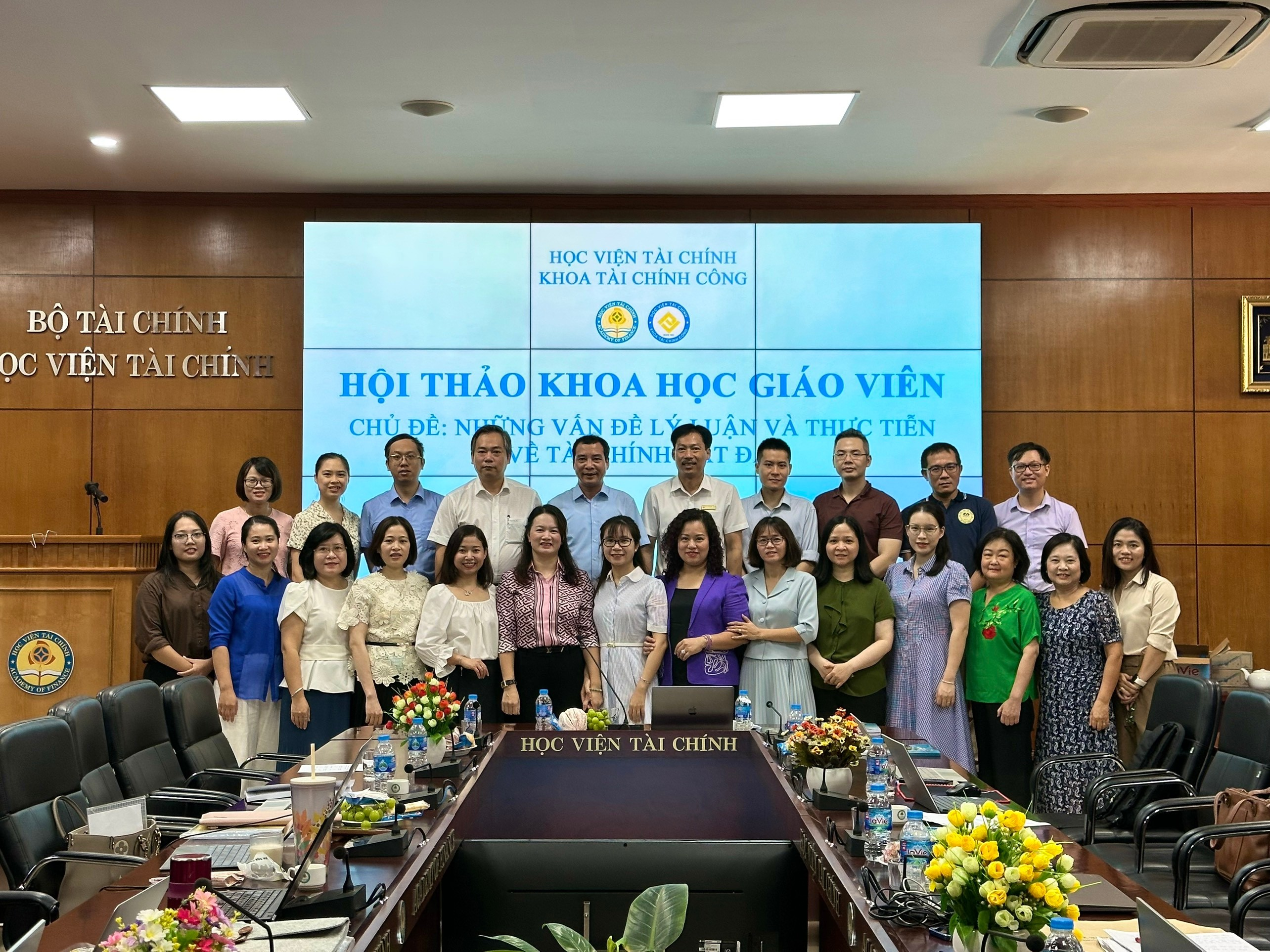 “NHỮNG VẤN ĐỀ LÝ LUẬN VÀ THỰC TIẾN VỀ TÀI CHÍNH ĐẤT ĐAI” - HỘI THẢO KHOA HỌC GIÁO VIÊN KHOA TÀI CHÍNH CÔNG NĂM 2023