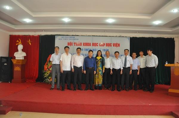 Văn nghệ chào mừng